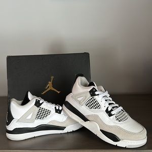 JORDAN 4 MILITARY BLACK (kids unisex)